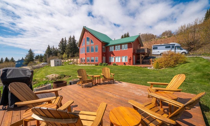 Homer Casa | Mountain + Bay Views, Fire Pit! A True Retreat!