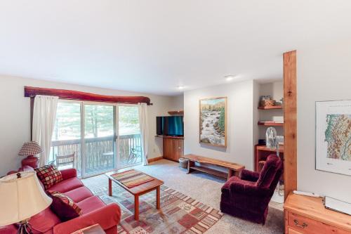 Warren Apartamento | Mountain Breeze Getaway Condos
