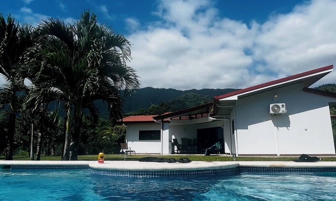 Ciudad Cortés Casa | Mountain Bunglow w/private pool - minutes from beaches, restaurants & waterfalls