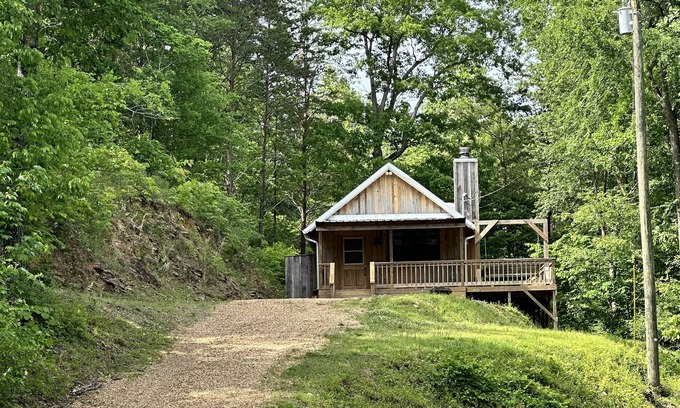 Piedmont Cabina | Mountain Cabin on the Chief Ladiga Bike Path, Terrapin Creek, and Pinhoti Trail