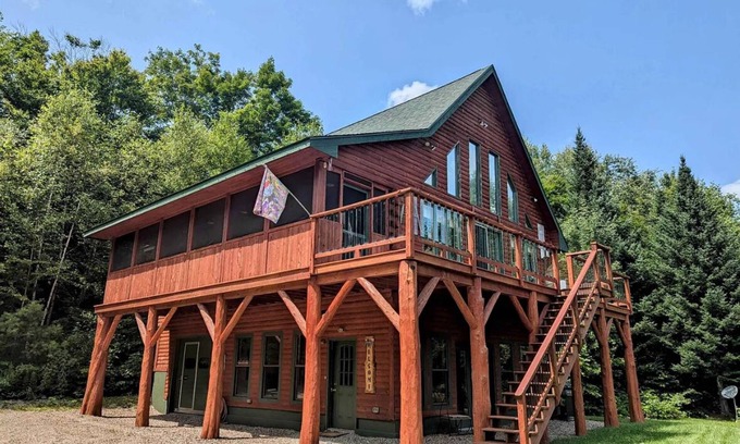 Stark Cabina | Mountain Cabin w/Game Room, Fire Pit, & Trails