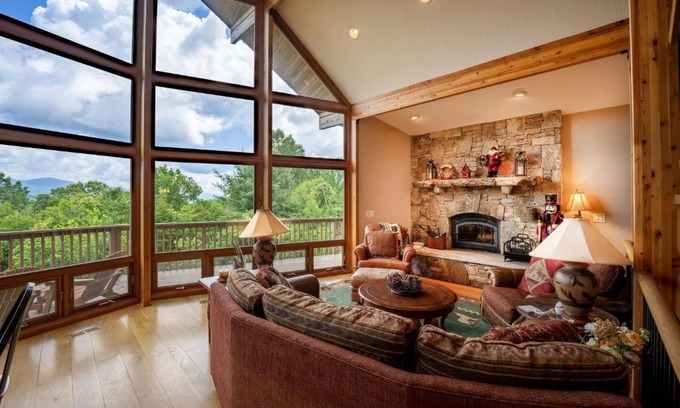 Robbinsville Chalet De Esquí | -Mountain Chalet Getaway with Breathtaking View Next to Tail of Dragon-