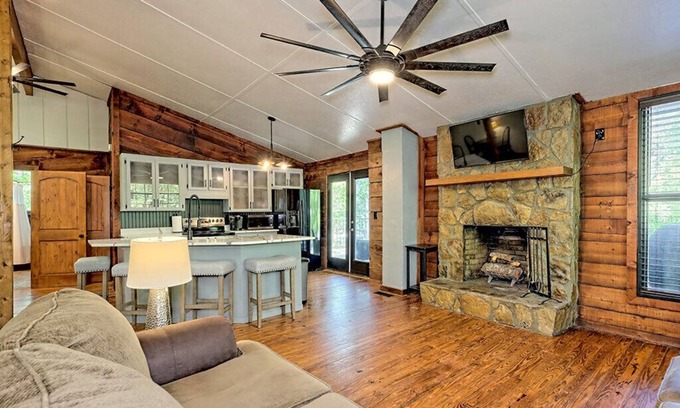 Clarkesville Apartamento | Mountain Charm on Lake Burton in this 3-bedroom Apartment
