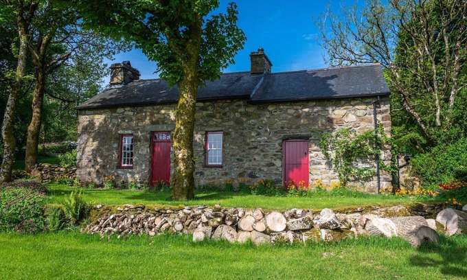 Rhyd-y-clafdy Cabaña | Mountain Cottage - sleeps 7 guests in 3 bedrooms