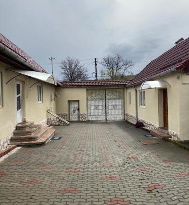 Orlat Casa | Mountain Countryside House & Courtyard near Sibiu