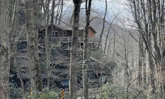 Cattail Creek Cabina | Mountain Creekside Retreat