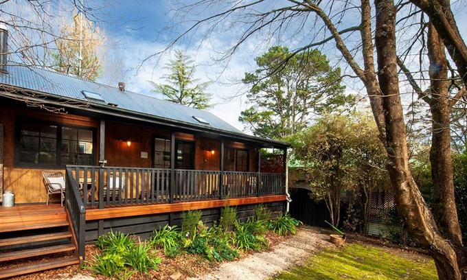 Blackheath Casa | Mountain Den | Charming pet friendly mountains cottage!