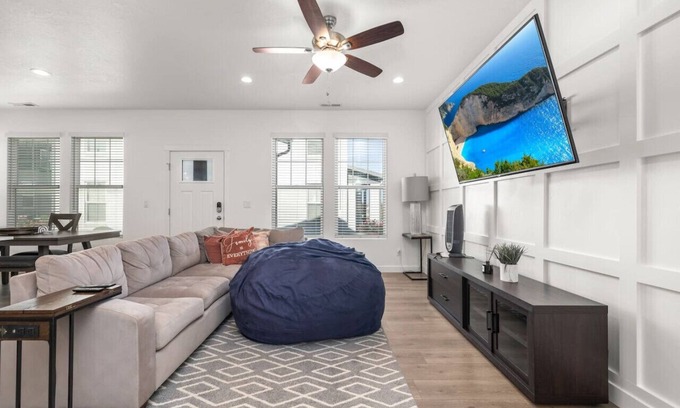 Daybreak Casa | Mountain Dreams | 2 Car Garage | Office | Brand new