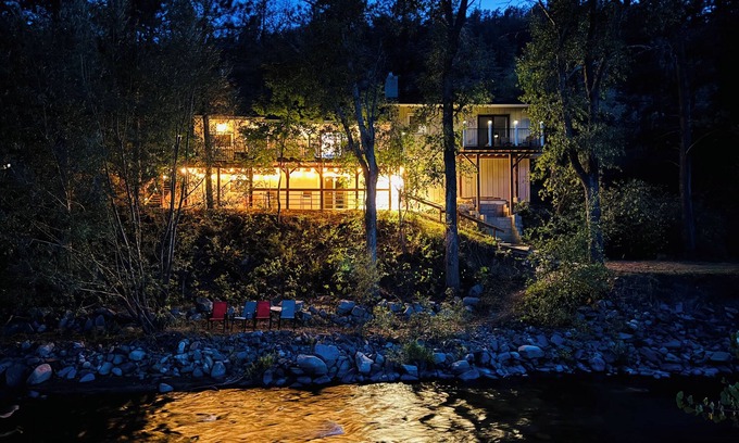 Loveland Casa | Mountain Escape by the Big Thompson River.