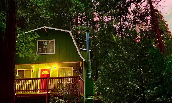 Alta Sierra Cabina | Mountain Getaway Close to Trails, Lake, River Adventures and snow play.