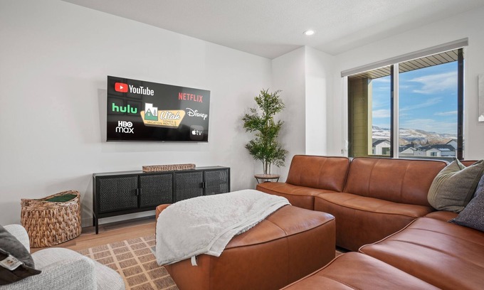 Mountain Green Casa | Mountain Getaway near Snowbasin | Pool | Hot Tub