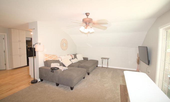 James Creek Apartamento | Mountain Getaway with Lake View
