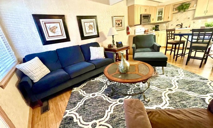 Mount Ida Casa | Mountain Harbor Lodge cottage on Lake Ouachita