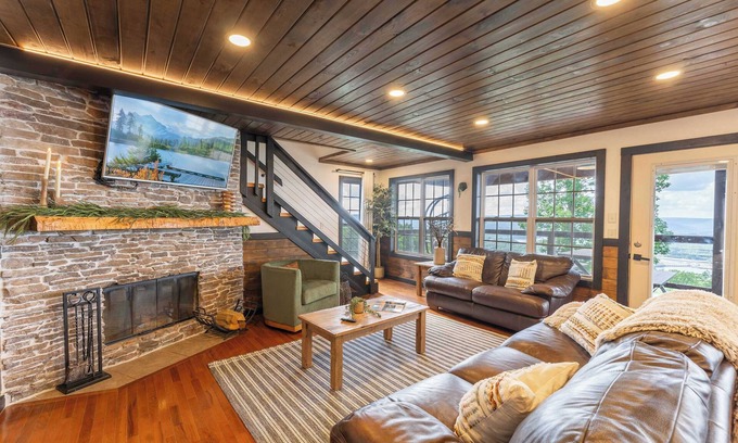 Bryant Cabina | NUEVA CABINA! ¡PISCINA INTERIOR! ¡ASOMBROSO! HOTTUB, CHIMENEA, FIREPIT Chatt TN 21 Millas