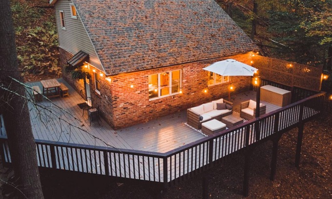 Bushkill Casa | Mountain home close to hiking trails and waterfalls