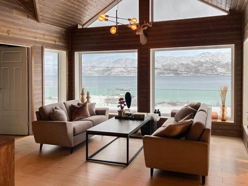 Tromso Casa | Mountain Home With View Near Tromsø