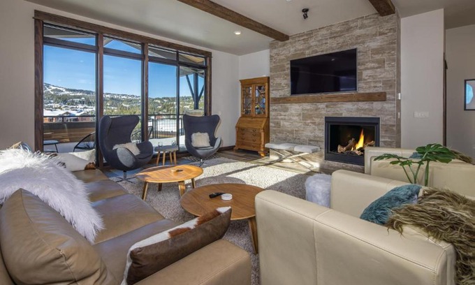 Big Sky Casa | Mountain Lake Condo Unit 502B