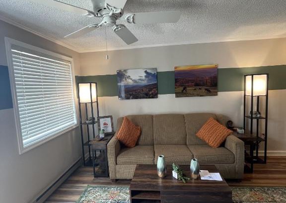 Snowshoe Apartamento | Mountain Lodge getaway, ski-in/ski-out, heart of the village
