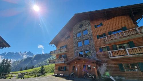 Val d'Illiez Hotel | Mountain Lodge, Les Crosets