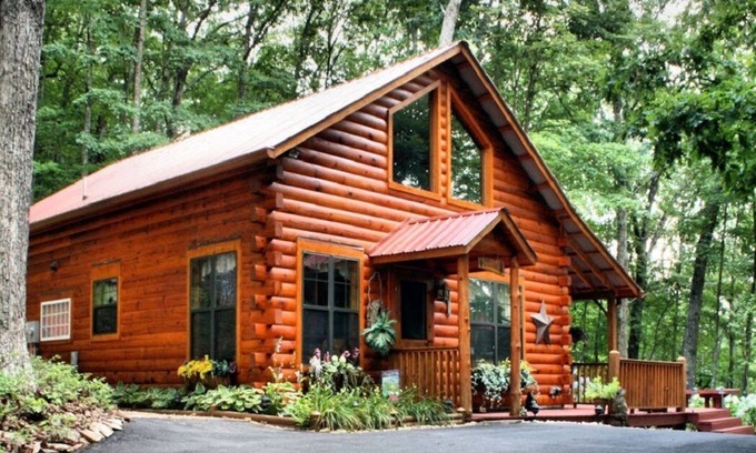 Murphy Cabina | Cabaña de montaña en Woods para parejas o familias con 8 personas. WiFi y comodidades modernas!