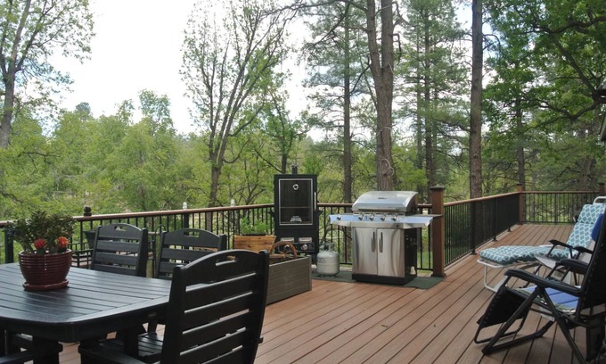 Payson Casa | Mountain Meadows - 3 Bd 2 Ba home - Private Deck, Jacuzzi, Pets Welcome!