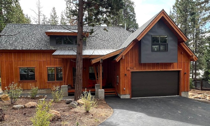 Kings Beach Casa | Mountain modern home close to ski resorts and beaches!