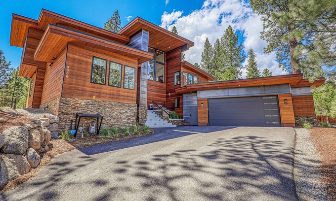 Ponderosa Palisades Casa | Mountain Modern with privacy and views in gated community