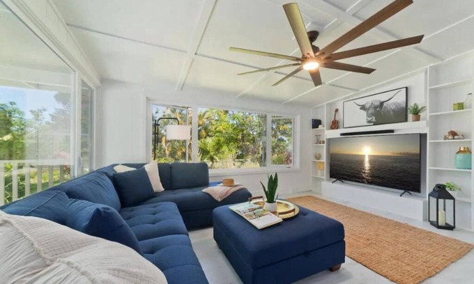 Kealakekua Casa | Mountain Oasis: Modern Plantation Home