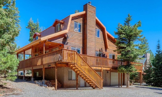 Meadow View Heights Cabina | Mountain retreat in Duck Creek. Prime location.