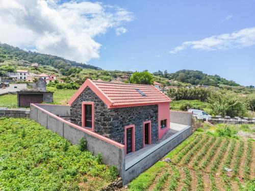 Porto Moniz Casa | Mountain Retreat by Homie