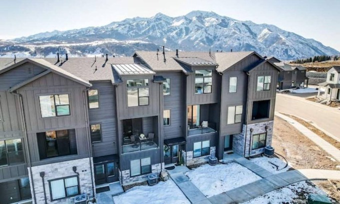 Mountain Green Casa | Mountain Retreat close to Snow Basin Ski Resort