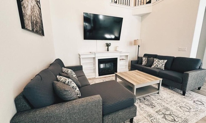 Salt Lake County Casa | Mountain Ridge Retreat. Less than 1 mile from premier entertainment and shopping