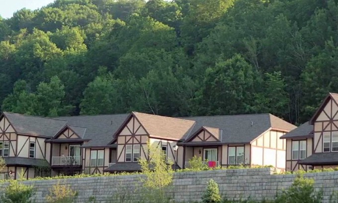 Boyne Falls Villa | MOUNTAIN RUN EN BOYNE 2 BEDROOM VILLA 4 de julio festivo 6 / 29-7 / 5/19