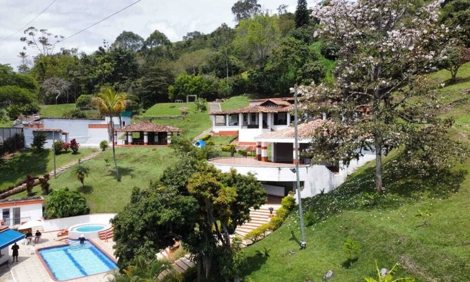 Copacabana Casa | Mountain Side Copacabana Finca Sleeps 35