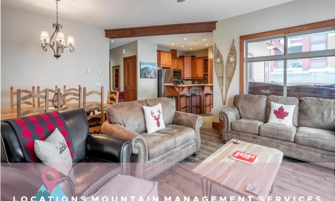 Big White Ski Resort Apartamento | Mountain Time - Spacious w Private Hot Tub and an Amazing View