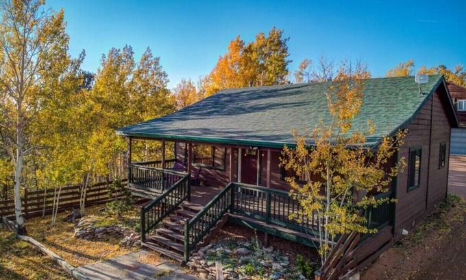 Cripple Creek Cabina | Mountain Top Cabin - Panoramic Views - Hot Tub - Game Room