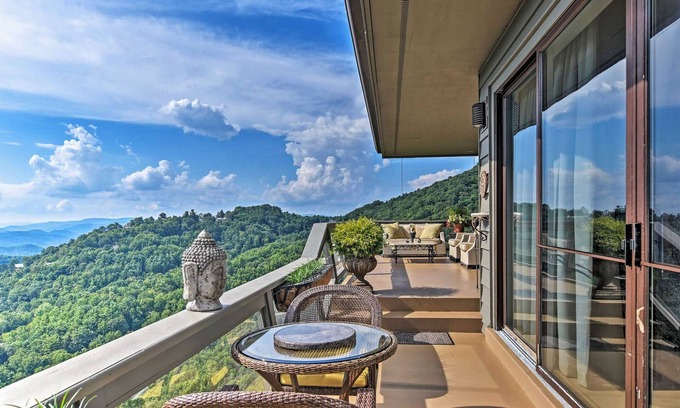 Boone Villa | Mountain top villa with chef's kitchen & panoramic deck