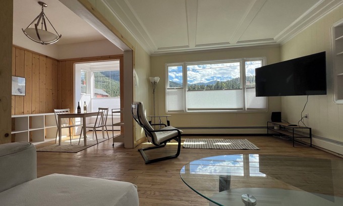 Idaho Springs Casa | Mountain View - 1 Bedroom, or 2, Lots of Light, Quiet, Walk to Town