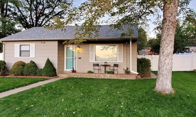 Englewood Casa | Mountain View 3 Bed - 2 Bath Freshly Remodeled