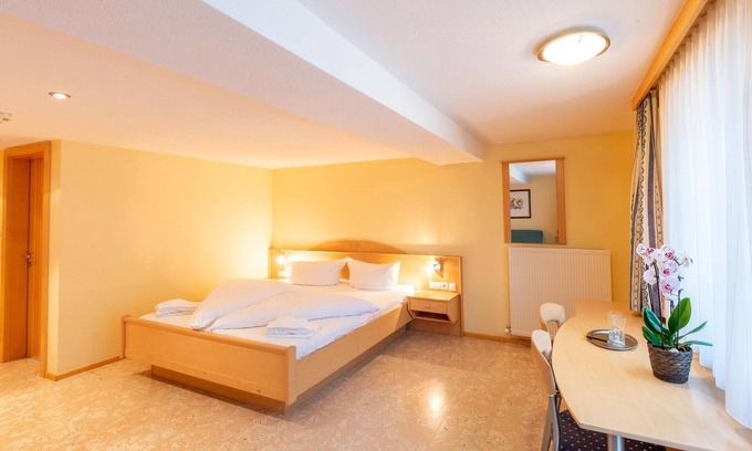Unterlaengenfeld Apartamento | Apartamento con vista y sauna de infrarrojos.