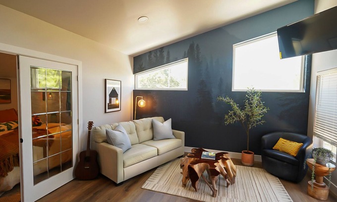 Ironton Apartamento | Mountain View at Pickle & Perk