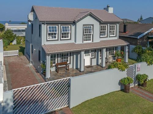 Voelklip Casa | Mountain View by Top Destinations Rentals