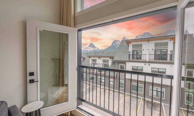 Harvie Heights Condominio | Mountain View Condo in Harvie Height