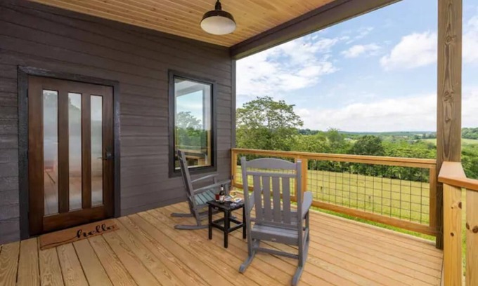 Steeles Tavern Cabina | Mountain View Cabin, Hot tub and on site Spa!