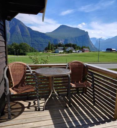 Andalsnes Casa | Mountain view cabin