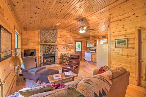 Mountain View Casa | Mountain View Cabin with Wraparound Deck!