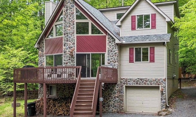 Locust Lake Village Casa | Mountain View Chalet | Hot tub, fire pit, hiking