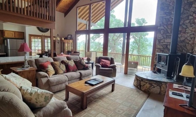 Midpines Chalet De Esquí | Chalet con vista a la montaña