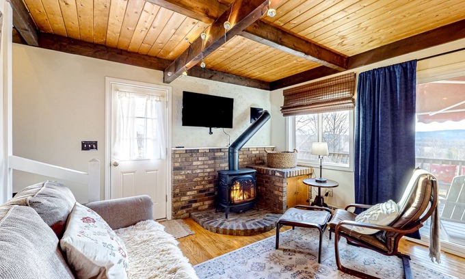 Whitefield Casa | Mountain-view cottage with inviting deck, fireplace & washer/dryer