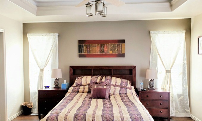 Layton Condominio | Daylight King Bed Master Suite